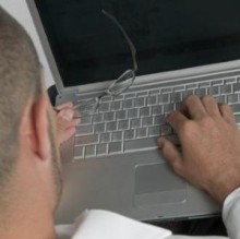A report from eMarketer indicates that retailers are driving the growth in online ad budgets.