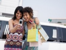 Mobile social users increasingly tag their locations in social posts, and marketers can leverage this trend to build visibility by encouraging fans and followers to do so.