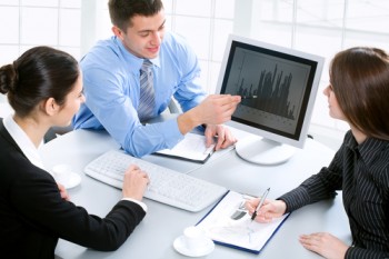 Identifying the metrics that provide clear looks into web marketing can help marketers increase ROI.